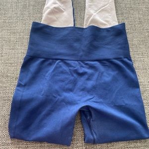 Hot Miami Styles Blue Ombré Scrunch Leggings